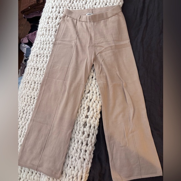 Darling Pants - Darling Soft Pink Knit Sweater